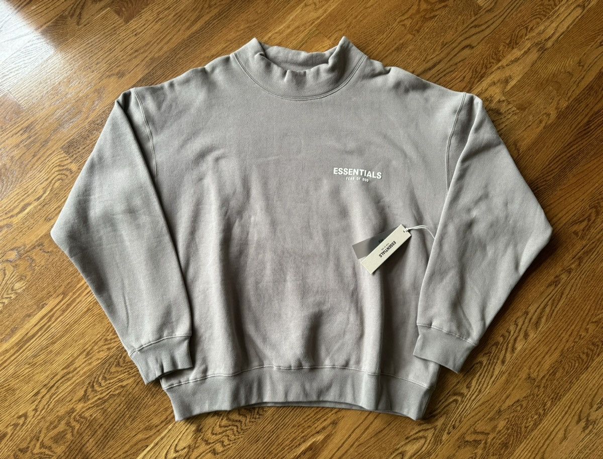 Essentials Large Mockneck Desert Taupe Sweatshirt Crewneck Wood Cement