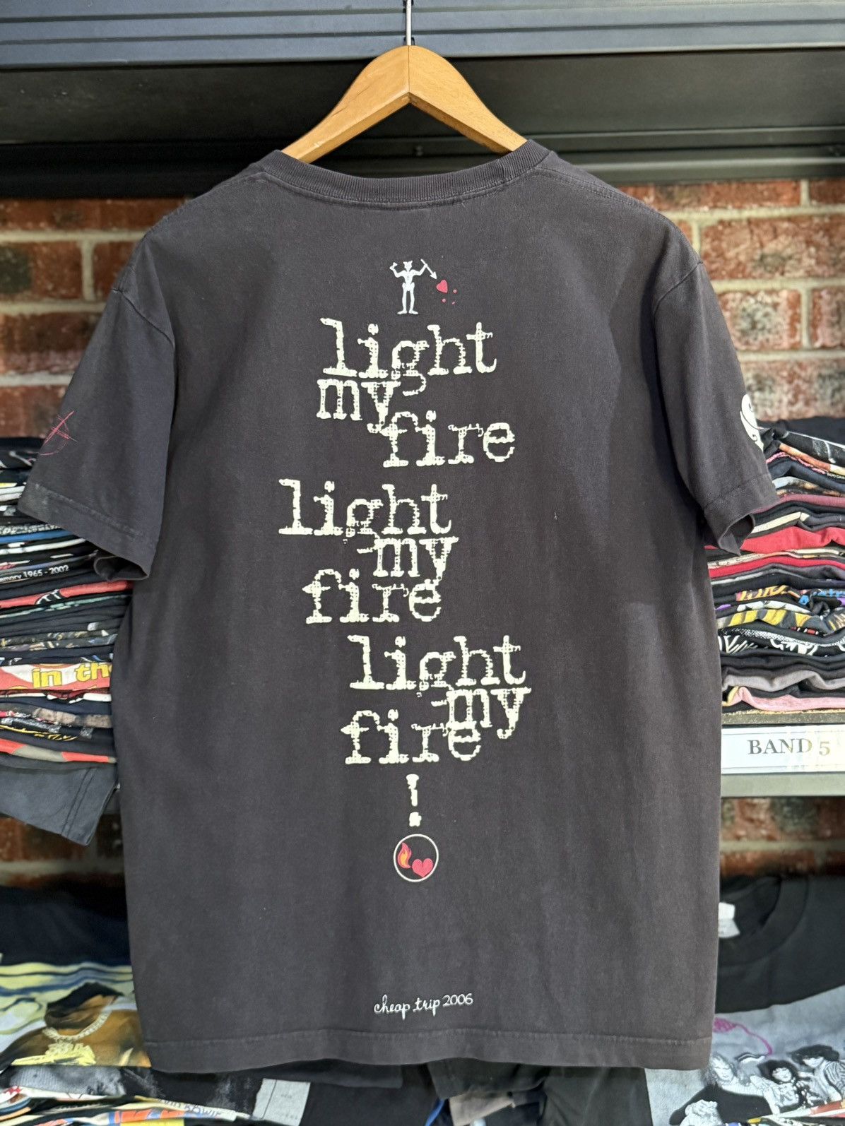 Vintage The Black Pearl Traveller Cheap Trip Sun Faded Tee