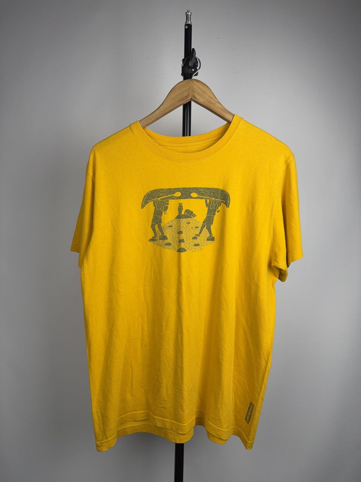 00s Patagonia Graphic Canoe Print Tee Yellow Outdoor