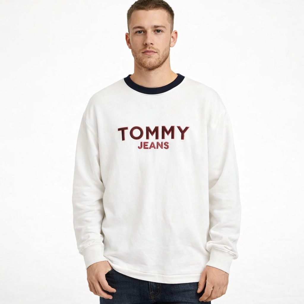 Tommy Hilfiger 90s Logo Crew Neck Sweatshirt Comfy Fall Winter Retro Travel